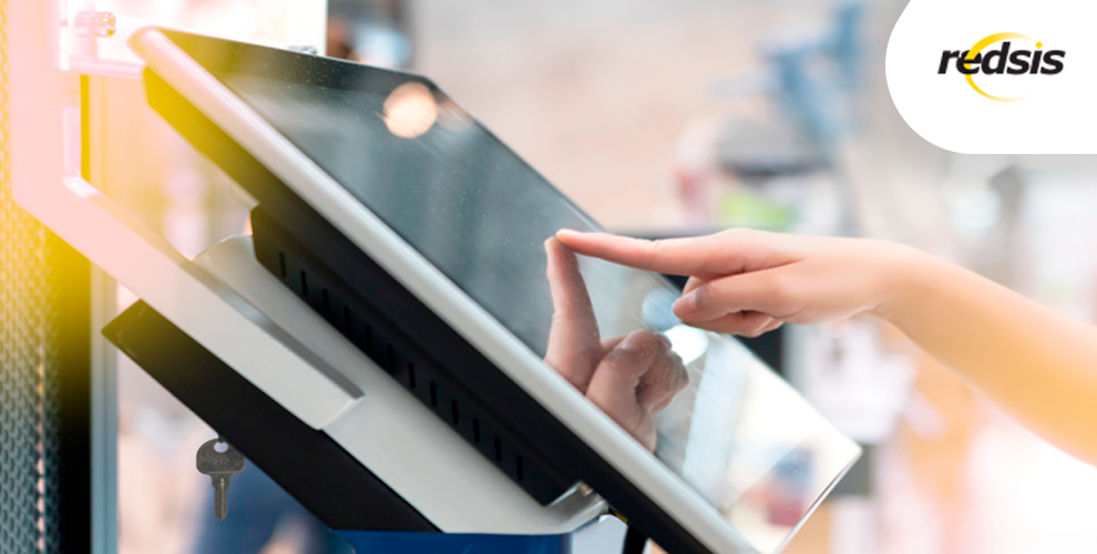 Monitores touchscreen: mais interação e agilidade no atendimento ao cliente